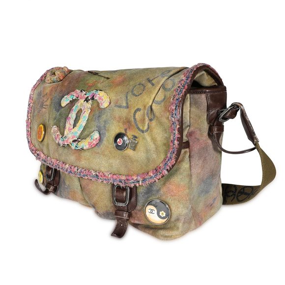 Chanel Multicolor On the Pavements Graffiti Canvas Large Messenger Bag - Picture 2 of 8